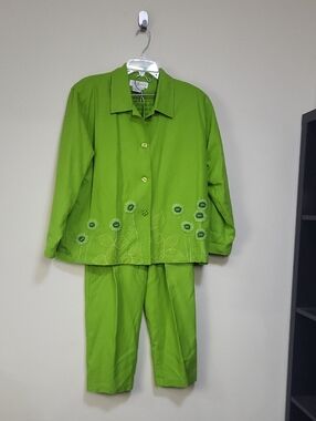 GREAT CAVALIER Green Silk Floral  Embroidered Drawstring Waist Pants & Jacket